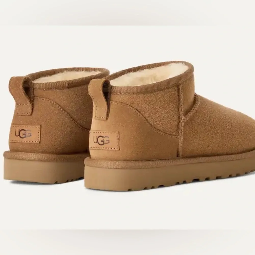 Brand new size 9 classic ultra mini uggs-New in Box